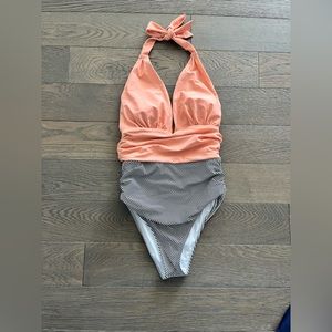 Cupshe one piece halter swimsuit size m pink black and white